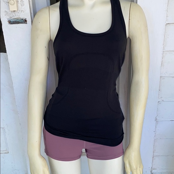 Lululemon black tank - Picture 2 of 4